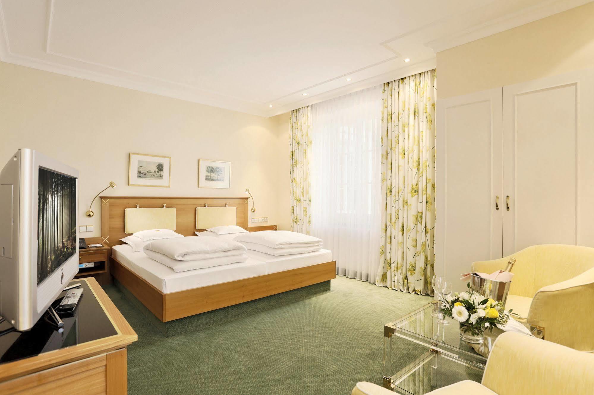 Hotel Reutemann-Seegarten Lindau  Exterior photo